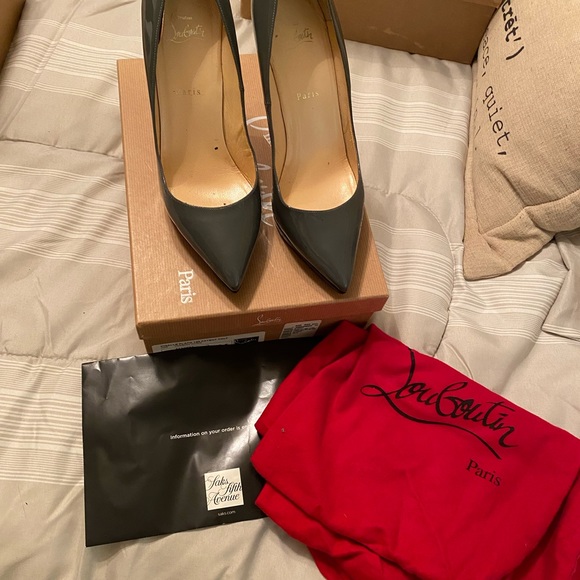 Christian Louboutin - Picture 2 of 6